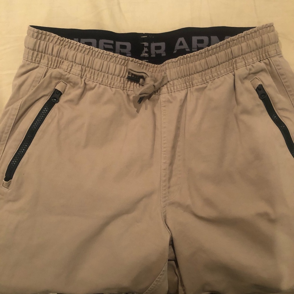 Mens Under Armor joggers size large tan